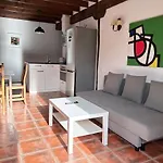 Camino Del Norte بيت ضيافة 4*