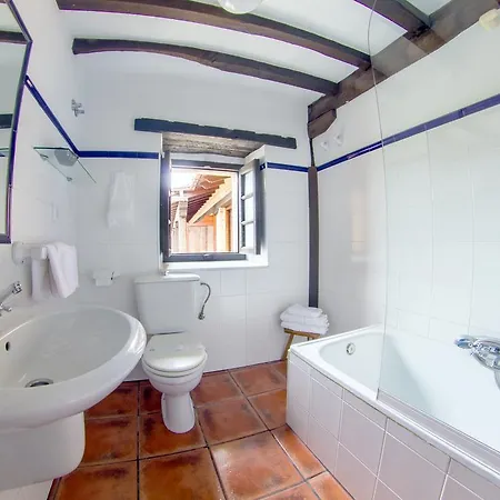 Camino Del Norte بيت ضيافة 4*